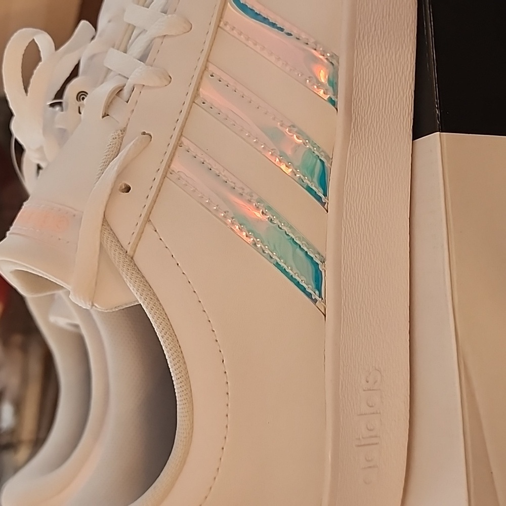 Unisex  Adidas VL Court 2.0 Sneakers with Iridescent Stripes Size 7 - Picture 6 of 7
